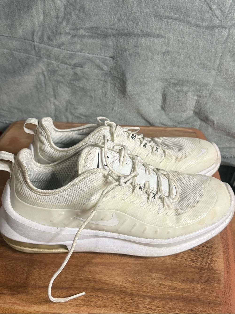 Nike Air Max Axis Triple White Sz 9